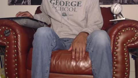 Snapshot of swolebbc chatting on 02/19/25, 04:44 The DickGod online show from 02/19/25, 04:44