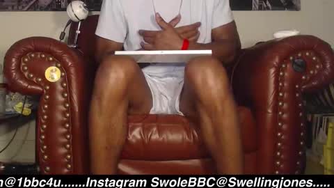 Snapshot of swolebbc chatting on 09/15/25, 03:39 The DickGod online show from 09/15/25, 03:39