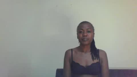 Snapshot of swtebony1 chatting on 12/25/24, 09:54 ALICIA online show from 12/25/24, 09:54
