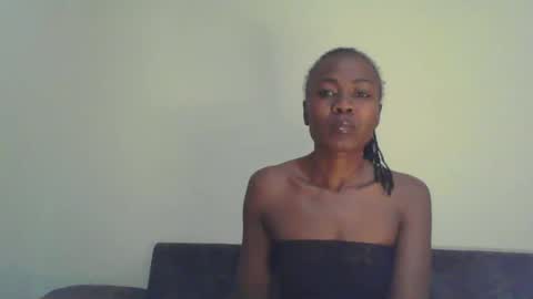 Snapshot of swtebony1 chatting on 12/29/24, 10:14 ALICIA online show from 12/29/24, 10:14