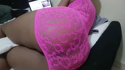 Snapshot of swtsdivas chatting on 10/06/25, 08:12 swtsdivas online show from 10/06/25, 08:12