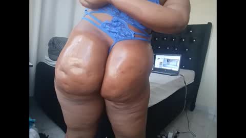 Snapshot of swtsdivas chatting on 11/15/25, 08:11 swtsdivas online show from 11/15/25, 08:11