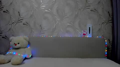 Snapshot of swweetangel chatting on 02/09/25, 01:33 Ana online show from 02/09/25, 01:33