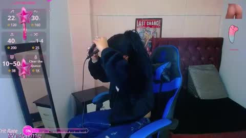 Snapshot of sylvana_19 chatting on 12/17/24, 06:31 online show from 12/17/24, 06:31