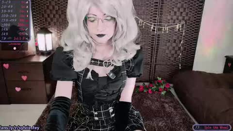 Snapshot of sylvie_fey chatting on 02/23/25, 10:09 Sylvie online show from 02/23/25, 10:09