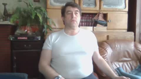 Snapshot of sympa_trique chatting on 12/12/24, 11:40 sympa_trique online show from 12/12/24, 11:40
