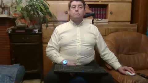 Snapshot of sympa_trique chatting on 01/24/25, 04:06 sympa_trique online show from 01/24/25, 04:06
