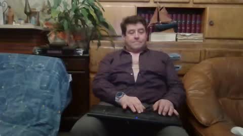 Snapshot of sympa_trique chatting on 02/13/25, 06:05 sympa_trique online show from 02/13/25, 06:05