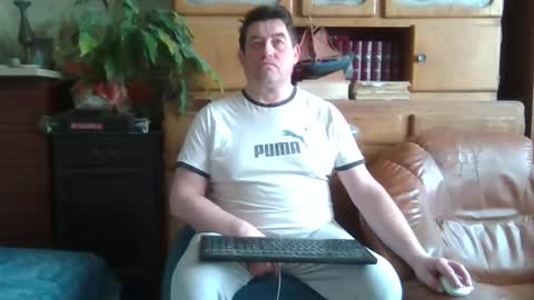 Snapshot of sympa_trique chatting on 02/15/25, 09:49 sympa_trique online show from 02/15/25, 09:49