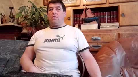 Snapshot of sympa_trique chatting on 02/22/25, 11:46 sympa_trique online show from 02/22/25, 11:46