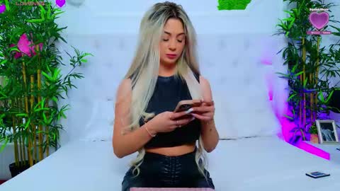 Arianna online show from 10/15/25, 01:44