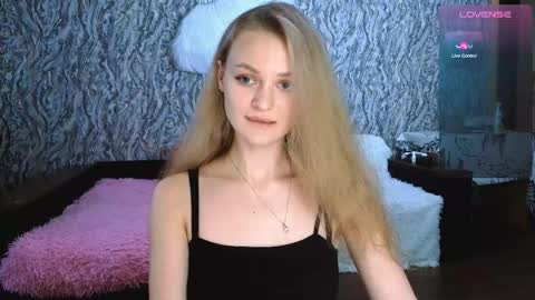 Snapshot of taissia_sweet chatting on 10/04/25, 02:37 Im Taya online show from 10/04/25, 02:37
