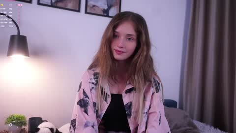 Mia online show from 10/18/25, 02:03