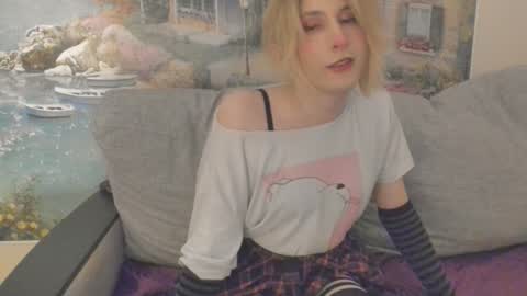 Snapshot of taka_s_paintroom chatting on 12/18/24, 03:37 Taka online show from 12/18/24, 03:37