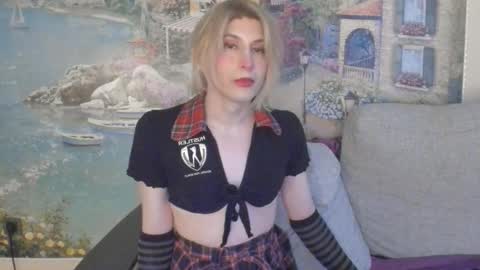 Snapshot of taka_s_paintroom chatting on 09/14/25, 07:18 Taka online show from 09/14/25, 07:18