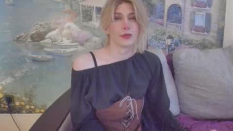 Snapshot of taka_s_paintroom chatting on 10/10/25, 05:39 Taka online show from 10/10/25, 05:39