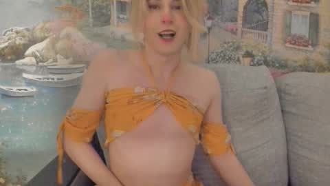 Snapshot of taka_s_paintroom chatting on 10/31/25, 11:17 Taka online show from 10/31/25, 11:17