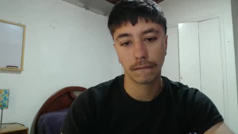 Snapshot of talhi_ chatting on 12/28/24, 02:32 talhi_ online show from 12/28/24, 02:32