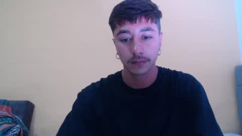 Snapshot of talhi_ chatting on 10/22/25, 05:19 talhi_ online show from 10/22/25, 05:19