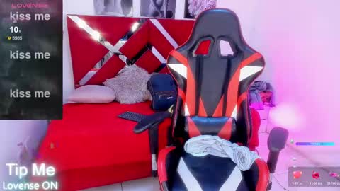 Snapshot of talia_rouge chatting on 09/17/25, 07:15 talia_rouge online show from 09/17/25, 07:15
