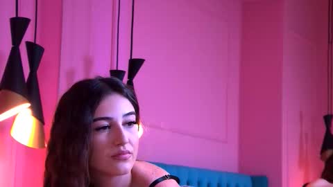 taliamorenne online show from 11/11/25, 04:07