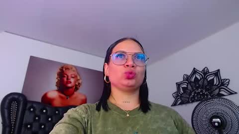 Snapshot of taliana36 chatting on 03/05/25, 01:06 taliana36 online show from 03/05/25, 01:06