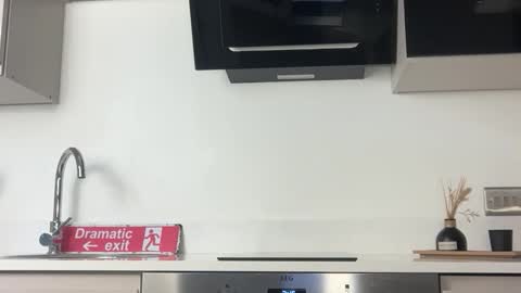 Talia online show from 10/09/25, 05:44