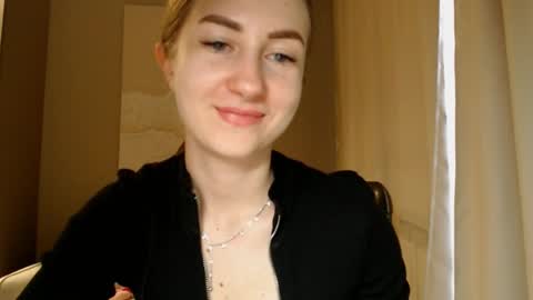 Snapshot of taliiyafiredream chatting on 01/06/25, 12:24 Kira online show from 01/06/25, 12:24