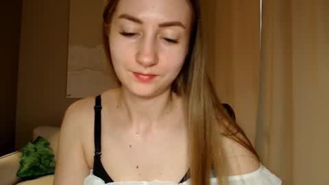 Snapshot of taliiyafiredream chatting on 01/08/25, 10:37 Kira online show from 01/08/25, 10:37