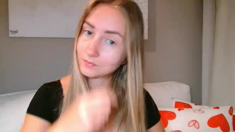  Kira  online show from 10/16/25, 06:03