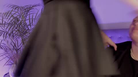 Snapshot of tamarathompsonn chatting on 10/09/25, 11:03 Tamara. online show from 10/09/25, 11:03