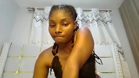 Snapshot of tamia538235 chatting on 02/13/25, 03:50 tamia online show from 02/13/25, 03:50