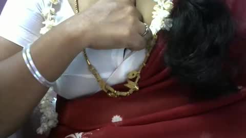 Snapshot of tamil_rathi chatting on 11/08/25, 05:01 tamil_rathi online show from 11/08/25, 05:01