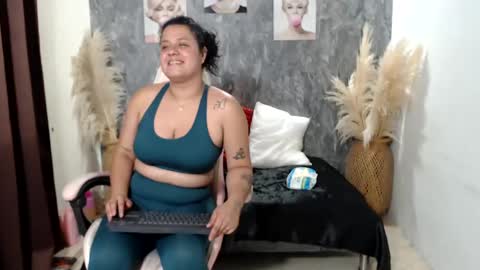 tammycooperr online show from 02/21/25, 04:07