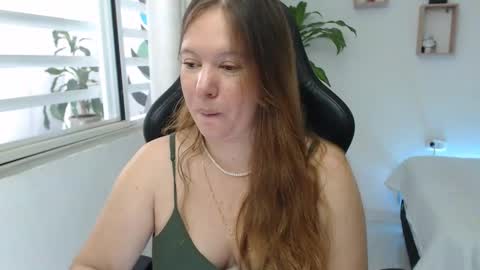 Snapshot of tamy_shine87 chatting on 01/04/25, 07:13 Im Samy online show from 01/04/25, 07:13