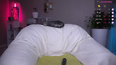 Tanya acid       online show from 10/11/25, 03:06