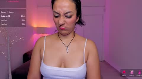 Snapshot of tanyaa_cox chatting on 02/12/25, 09:52 Tanya online show from 02/12/25, 09:52