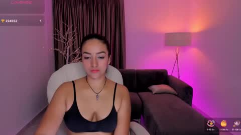 Snapshot of tanyaa_cox chatting on 02/28/25, 03:26 Tanya online show from 02/28/25, 03:26