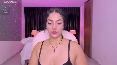 Snapshot of tanyaa_cox chatting on 03/06/25, 10:47 Tanya online show from 03/06/25, 10:47