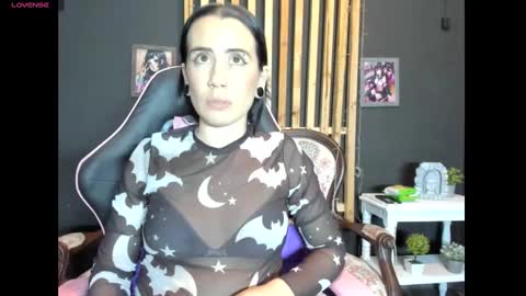 Snapshot of tara_joi chatting on 01/11/25, 01:27 Tara online show from 01/11/25, 01:27