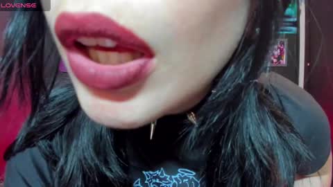 Snapshot of tara_joi chatting on 02/05/25, 10:44 Tara online show from 02/05/25, 10:44