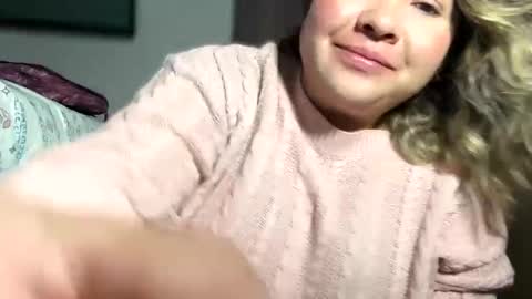 Snapshot of tara_lynn_xx chatting on 01/05/25, 12:31 Dani independent model online show from 01/05/25, 12:31