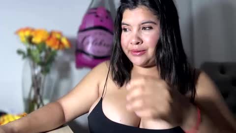 Snapshot of tara_lynn_xx chatting on 02/14/25, 01:08 Dani independent model online show from 02/14/25, 01:08