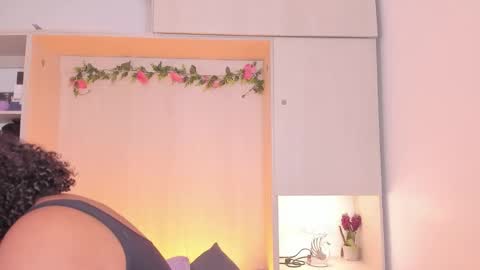  T A R A  online show from 10/18/25, 04:15