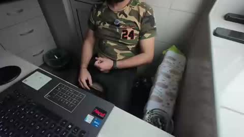 tarkan198 online show from 02/15/25, 09:49