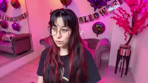 Snapshot of tarly_matches chatting on 10/25/25, 11:51 Tarly online show from 10/25/25, 11:51