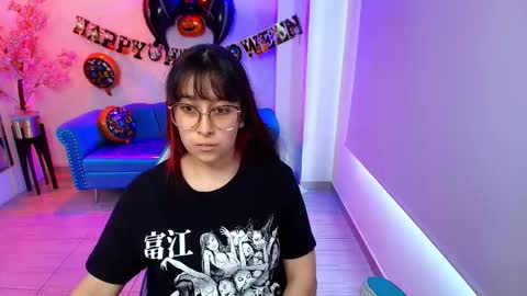 Snapshot of tarly_matches chatting on 10/26/25, 12:00 Tarly online show from 10/26/25, 12:00