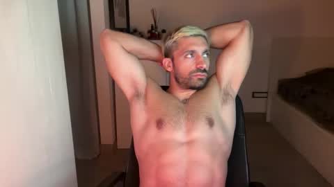 tarquit8 online show from 10/03/25, 08:17