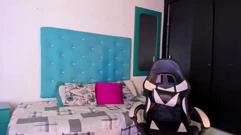 tashasant online show from 09/15/25, 08:47