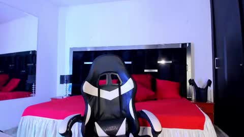 tashasant online show from 09/28/25, 09:47